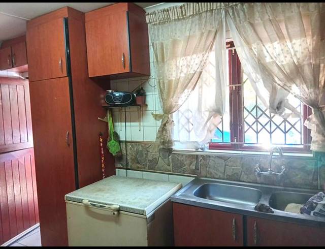 3 BEDROOM HOUSE FOR SALE IN SEA VIEW